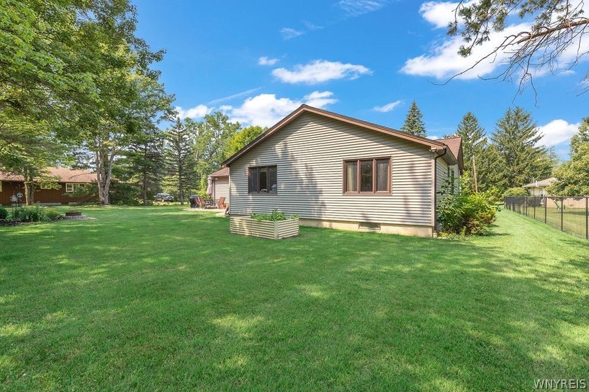 Showings start Thursday July 16 at 9:00 am with negotiations - photo 9