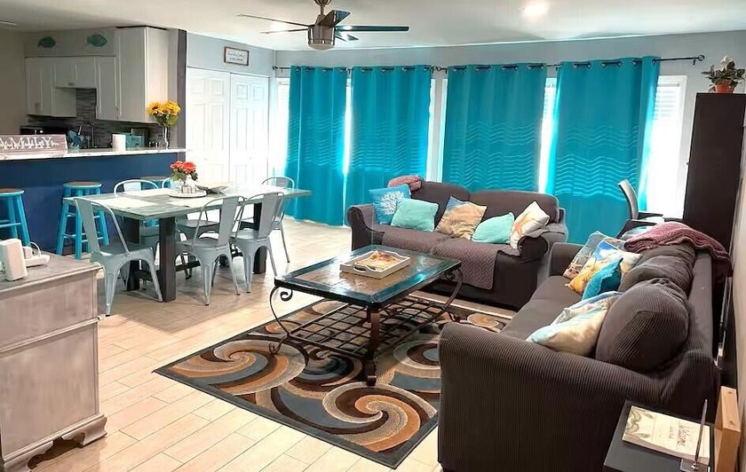 Rare Find 2 Bedrooms 2 Bathrooms (full size) + Laundry Room - photo 3