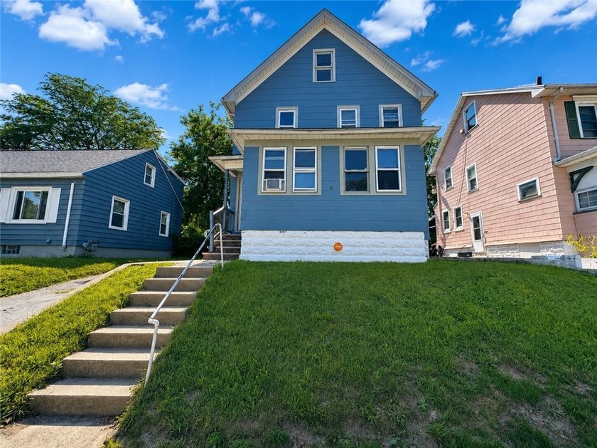 Calling all investors and owner-occupants! Don't miss this - photo 2
