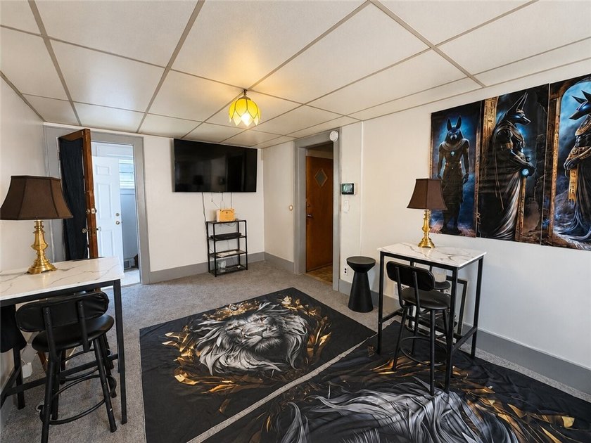 Calling all investors and owner-occupants! Don't miss this - photo 7