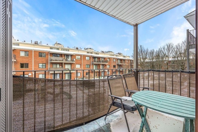 Welcome to this bright and comfortable 1-bedroom, 1-bath condo - photo 6