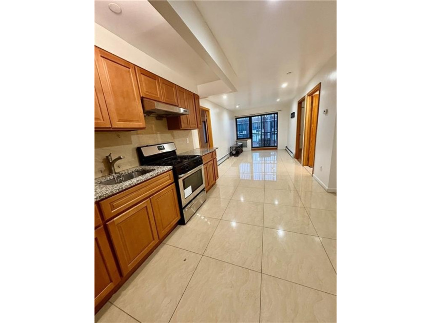 Welcome to this well-maintained elevator condo located in - photo 5