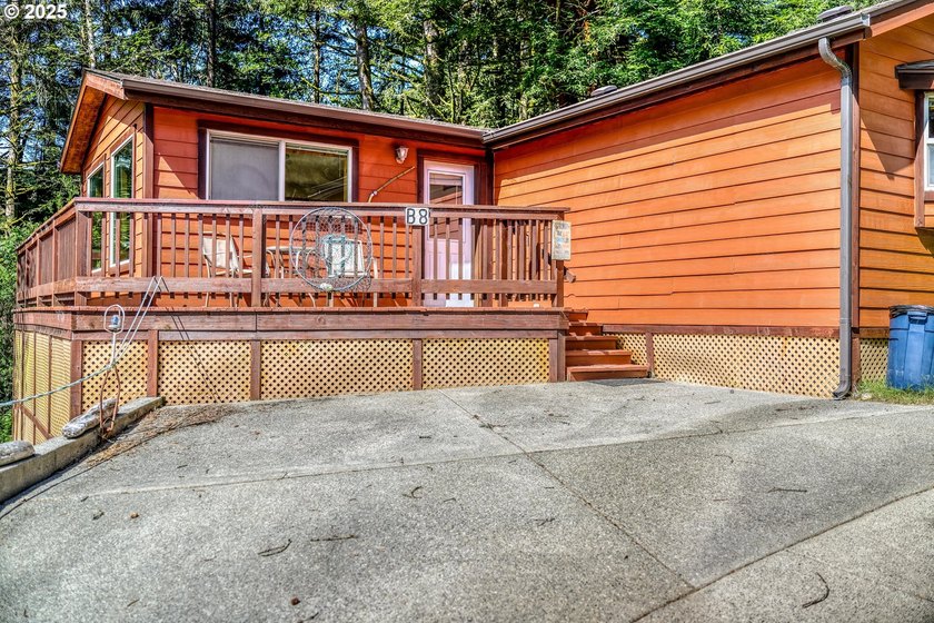 Turnkey coastal retreat in Whaleshead Beach Resort. Fully - photo 3