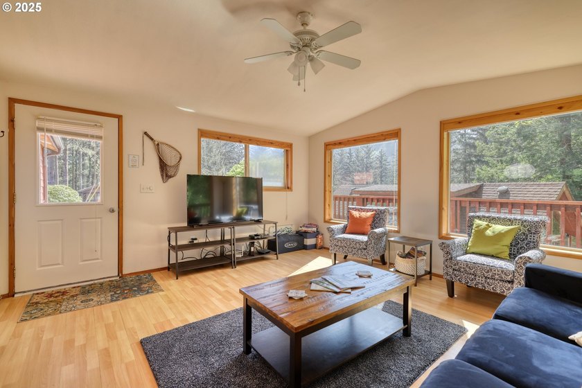 Turnkey coastal retreat in Whaleshead Beach Resort. Fully - photo 8