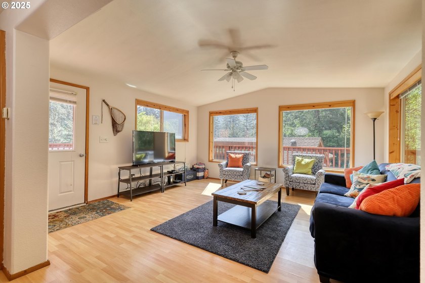 Turnkey coastal retreat in Whaleshead Beach Resort. Fully - photo 10