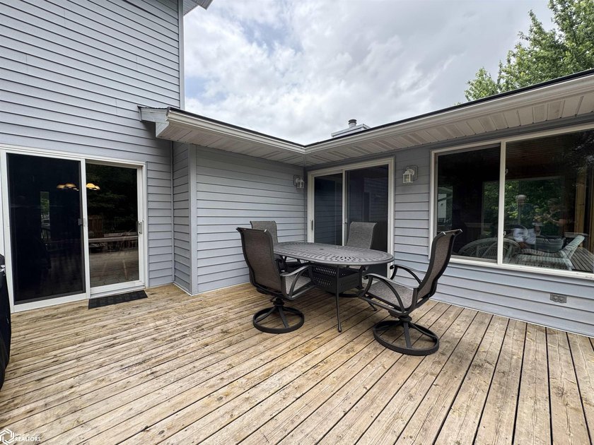 This one has it ALL! Enjoy quiet cul-de-sac living with room for - photo 17