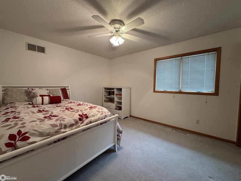 This one has it ALL! Enjoy quiet cul-de-sac living with room for - photo 21