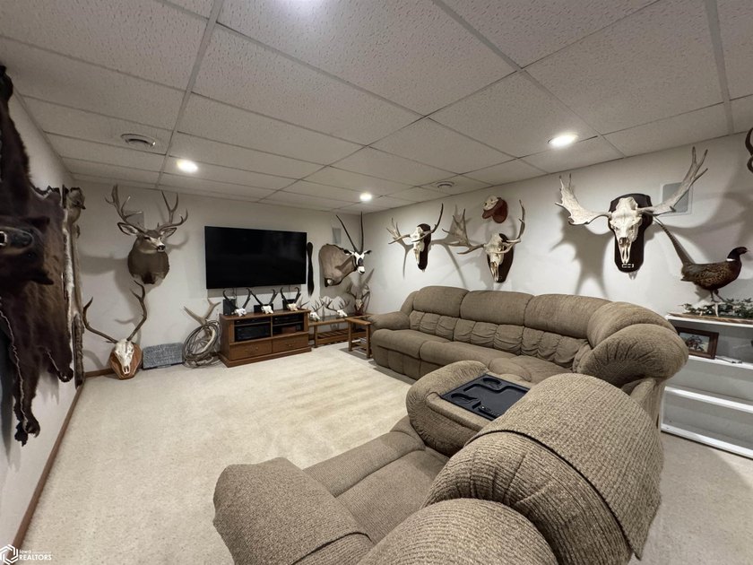 This one has it ALL! Enjoy quiet cul-de-sac living with room for - photo 26