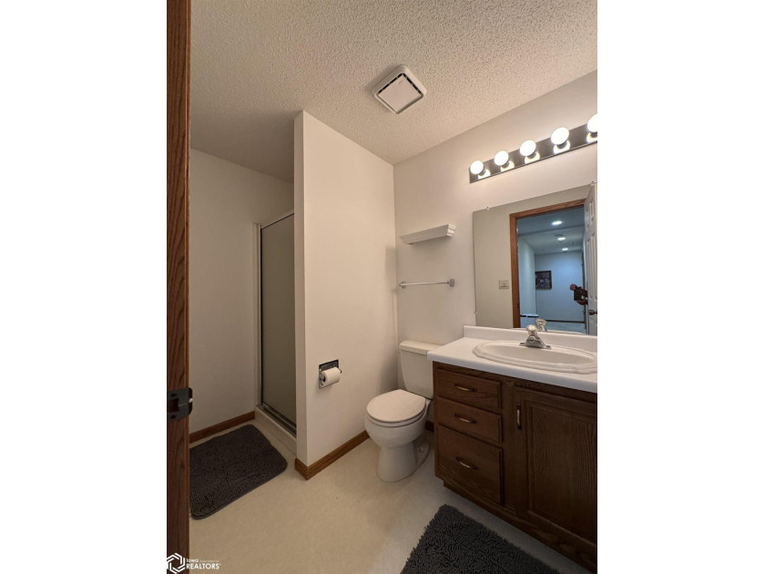 This one has it ALL! Enjoy quiet cul-de-sac living with room for - photo 29