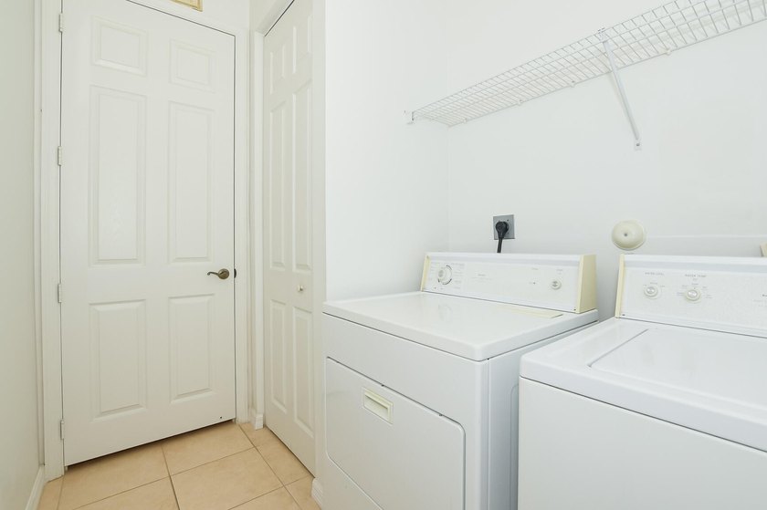 Beautiful home in Lake Forest at St Lucie West with lovely Lake - photo 32