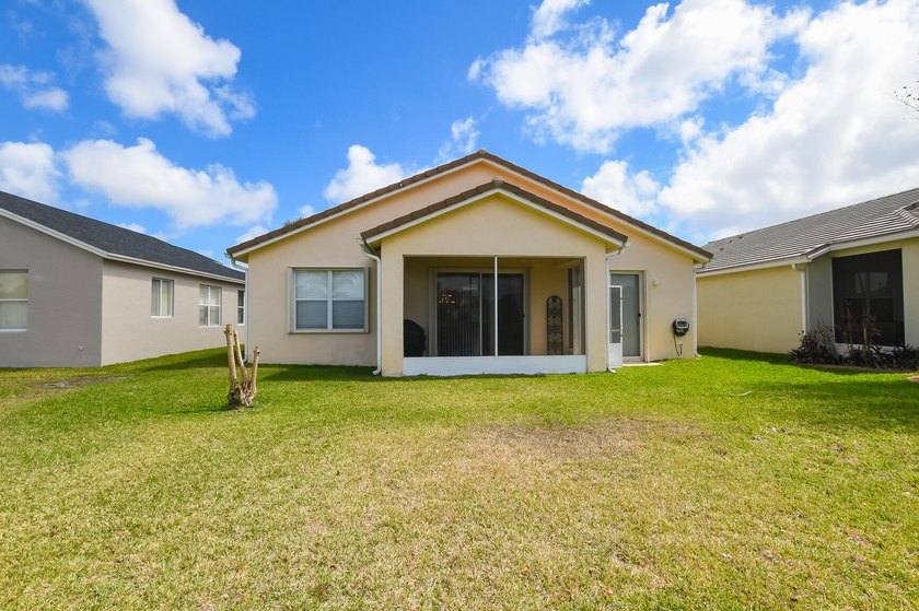 Beautiful home in Lake Forest at St Lucie West with lovely Lake - photo 37