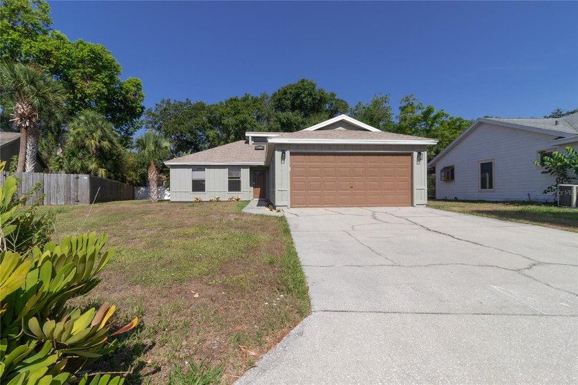 Welcome home to this beautifully updated 3-bedroom, 2-bath - photo 6