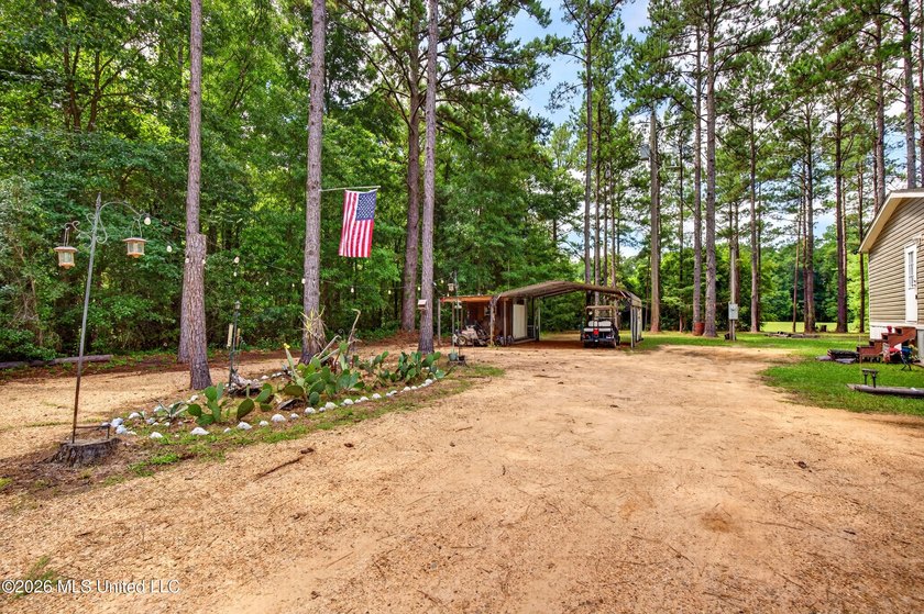Escape to your own private outdoor paradise with this 3-bedroom - photo 13