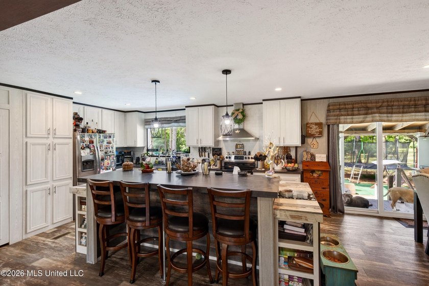 Escape to your own private outdoor paradise with this 3-bedroom - photo 26