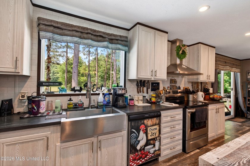 Escape to your own private outdoor paradise with this 3-bedroom - photo 30