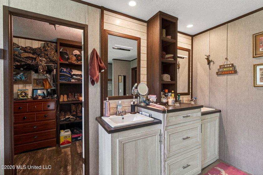 Escape to your own private outdoor paradise with this 3-bedroom - photo 39