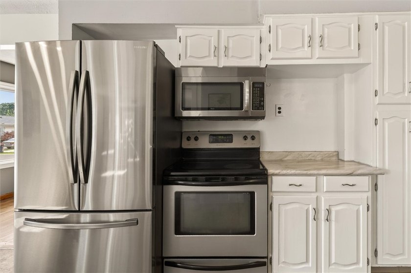 Welcome to 464 Harwick Road in Irondequoit NY! This charming - photo 14