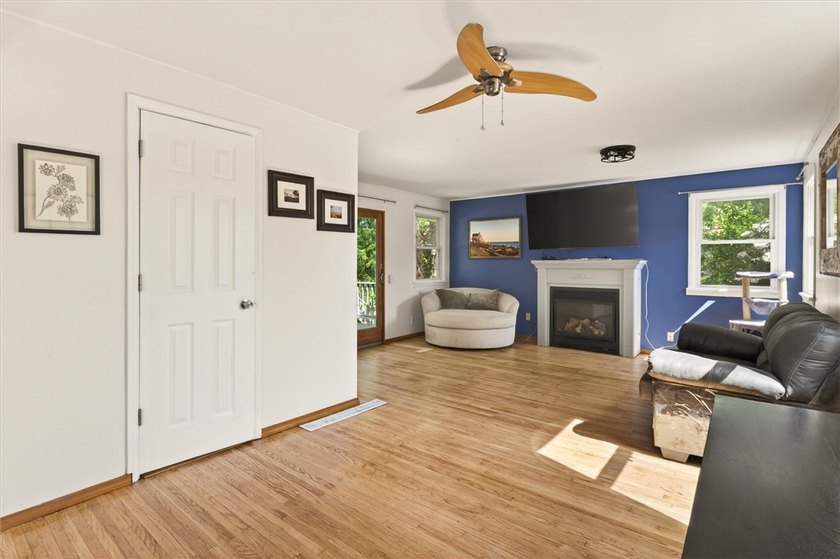 Welcome to 464 Harwick Road in Irondequoit NY! This charming - photo 15