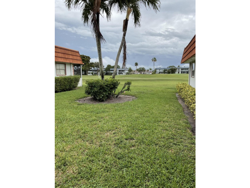 Welcome to this charming 2-bedroom, 2-bathroom villa in Delray - photo 22