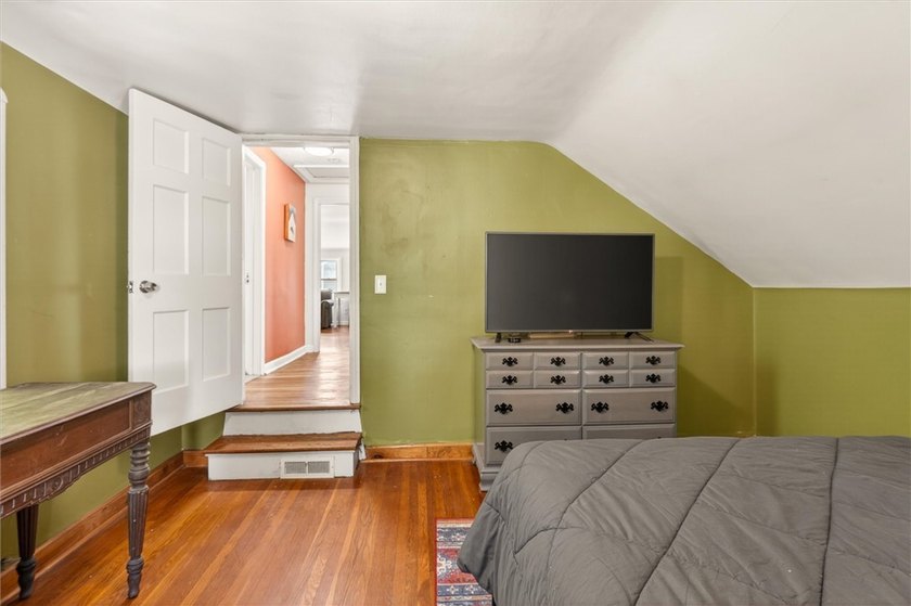 Welcome to 464 Harwick Road in Irondequoit NY! This charming - photo 27