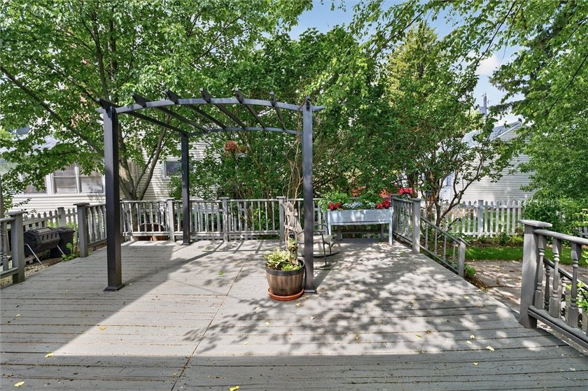 Welcome to 464 Harwick Road in Irondequoit NY! This charming - photo 34