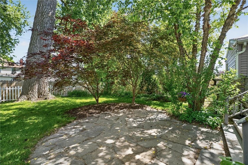 Welcome to 464 Harwick Road in Irondequoit NY! This charming - photo 38