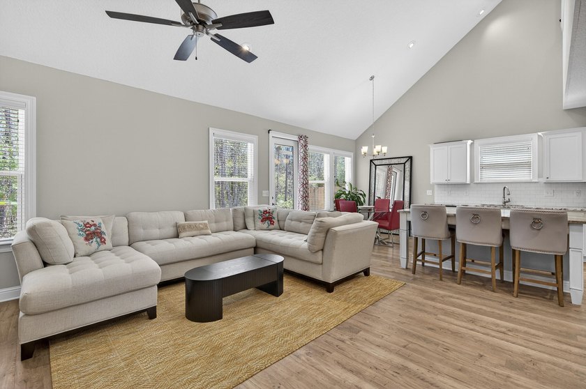 Built by respected local builder Randy Wise Homes, this - photo 4