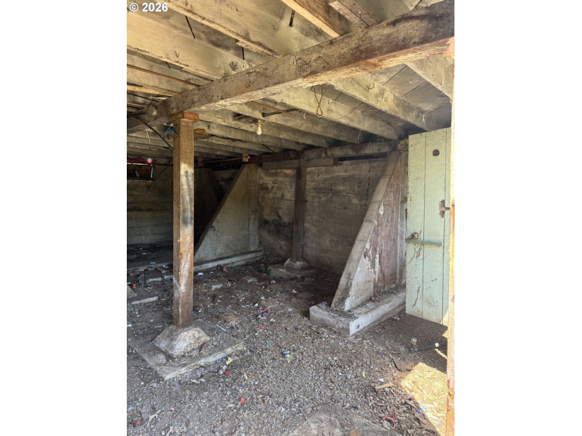 CONTRACTOR'S SPECIAL! IF YOU LOOKED UP POTENTIAL IN THE - photo 4