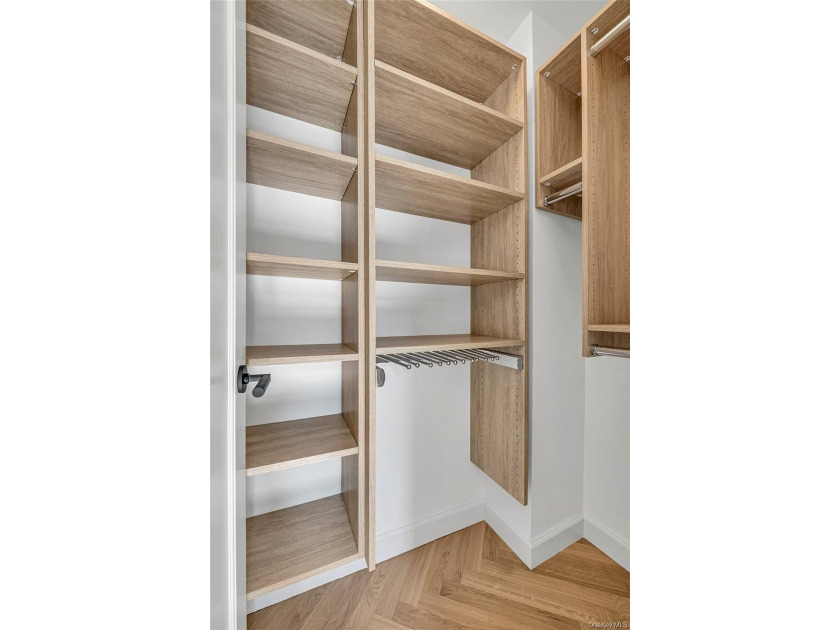 18 West 70 Street Apt 9H | New York, NY 10023 1 Bed 1,5 Baths in - photo 15