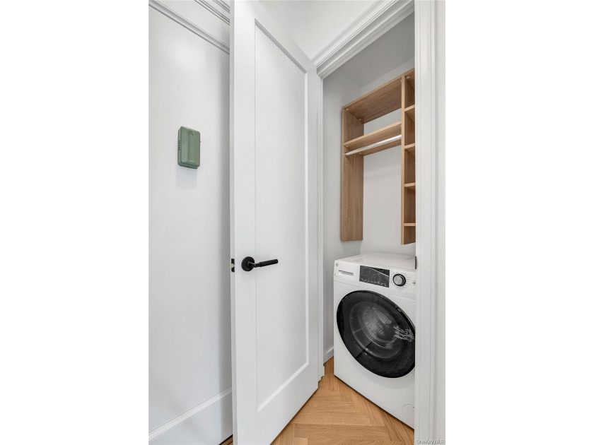 18 West 70 Street Apt 9H | New York, NY 10023 1 Bed 1,5 Baths in - photo 16