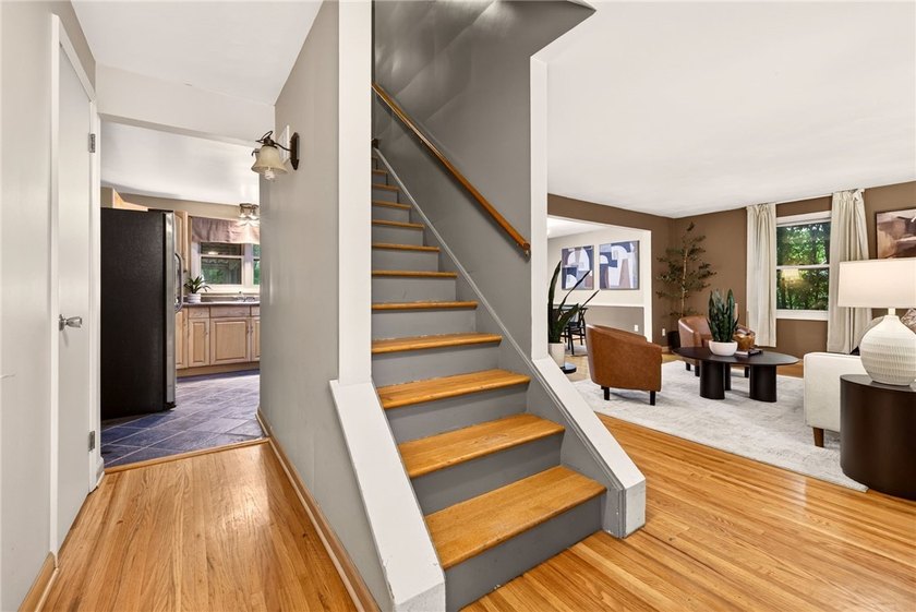 Welcome to 128 Cobblestone Drive! Nestled on a quiet cul-de-sac - photo 2