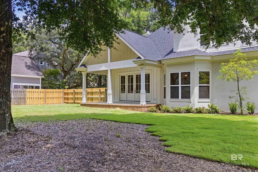Newly renovated in the gated community of Point Clear Woods! - photo 5