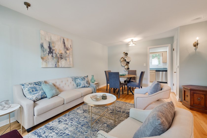 Nestled in the heart of Wilmette is this charming 2-story, 2 - photo 3