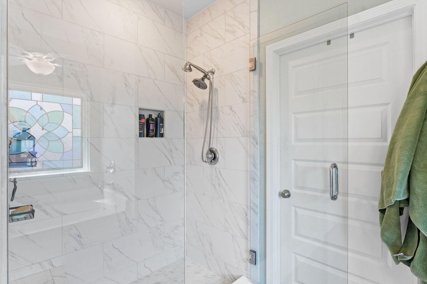 Welcome to this beautifully upgraded and well maintained home - photo 45