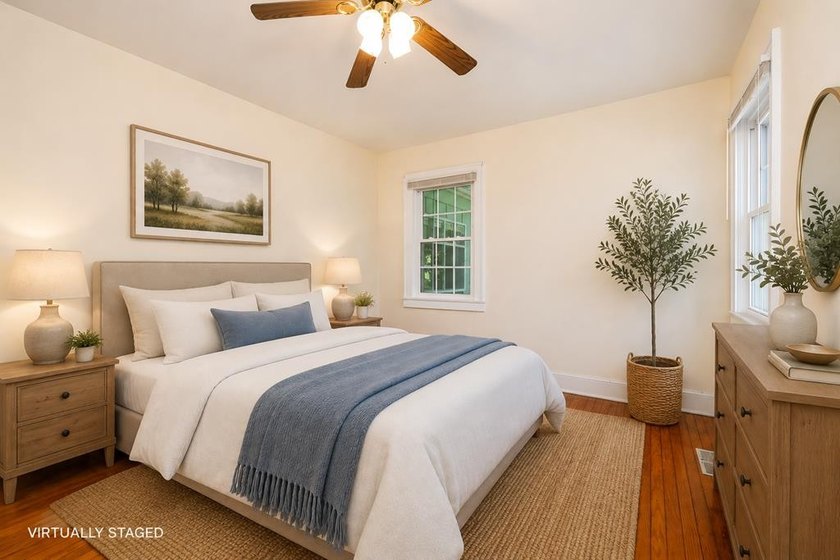 Charming 2-bedroom, 1-bath brick home situated on a corner lot - photo 16