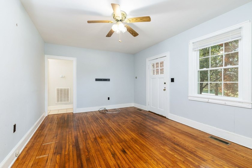 Charming 2-bedroom, 1-bath brick home situated on a corner lot - photo 20