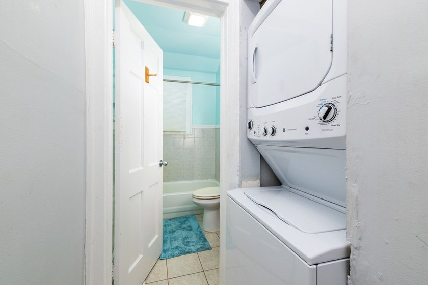 Charming 2-bedroom, 1-bath brick home situated on a corner lot - photo 21