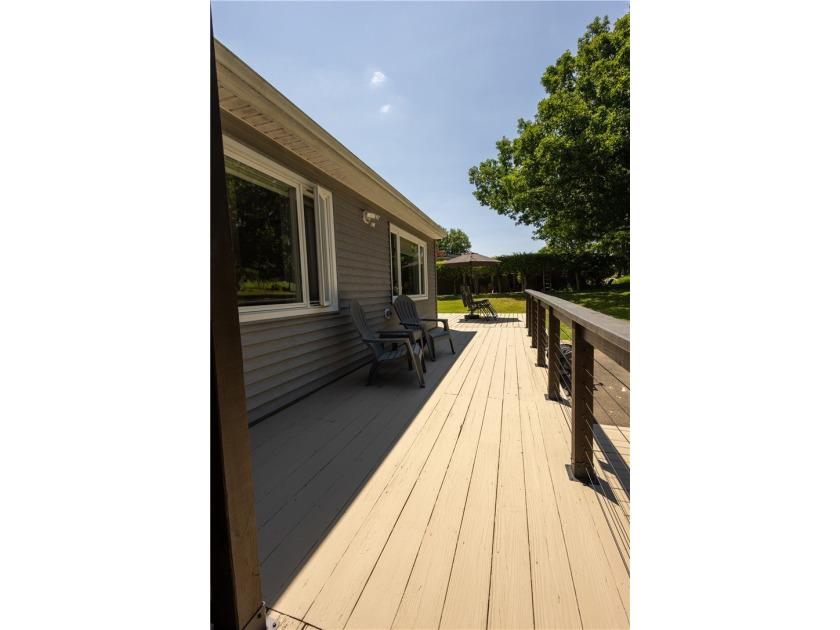 Welcome to this tastefully remodeled ranch offering a - photo 9