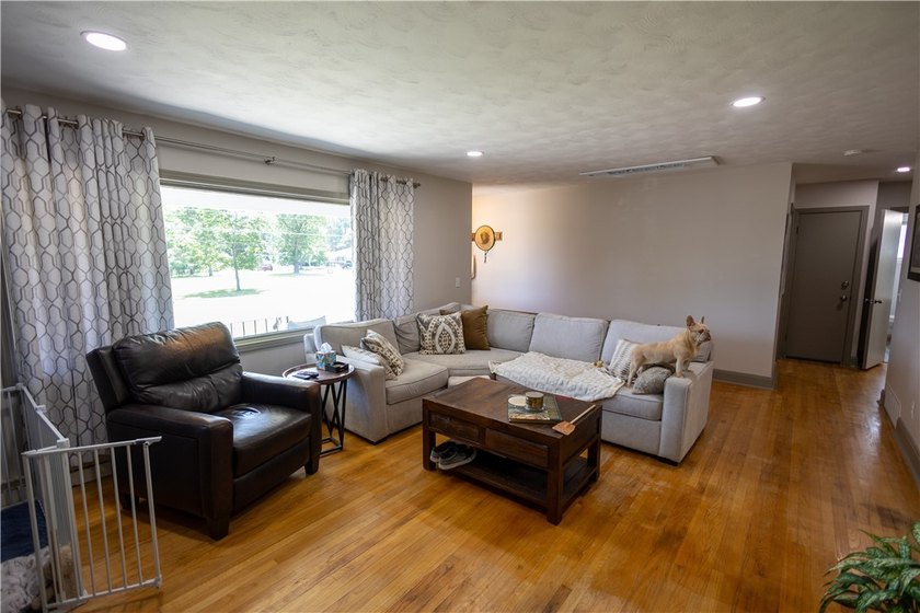 Welcome to this tastefully remodeled ranch offering a - photo 10