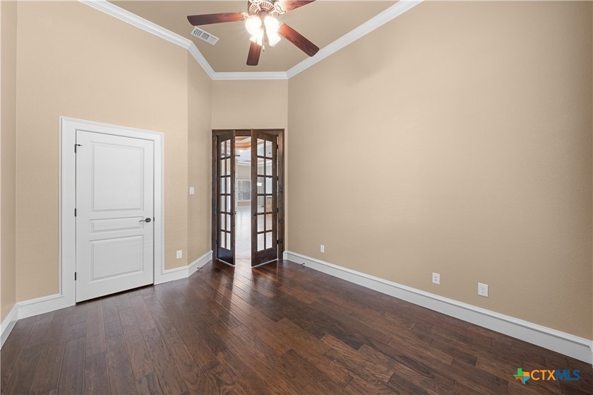 Stunning 4-Bedroom Home with Pool, Spa &amp; Exceptional - photo 14