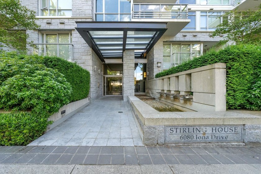 Located in the peaceful Iona neighbourhood Stirling House is a - photo 15
