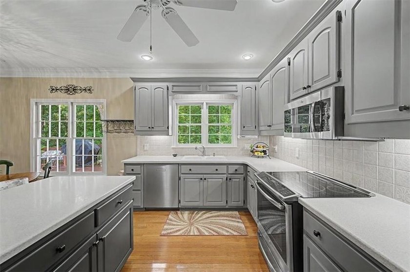 Beautifully maintained and spacious home located in the highly - photo 22