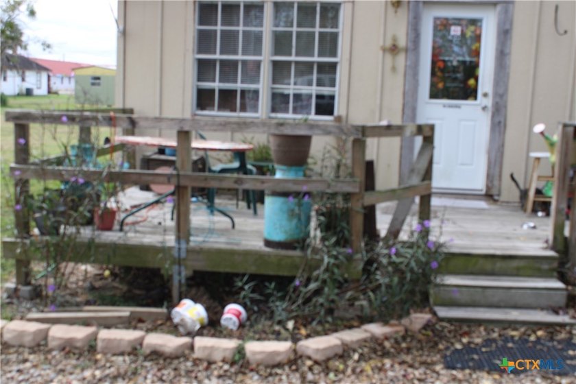 Ideal home for investors or first-time homebuyers, nestled in a - photo 2