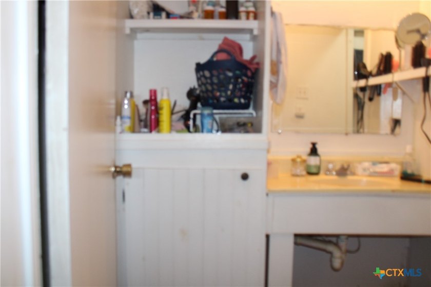 Ideal home for investors or first-time homebuyers, nestled in a - photo 6