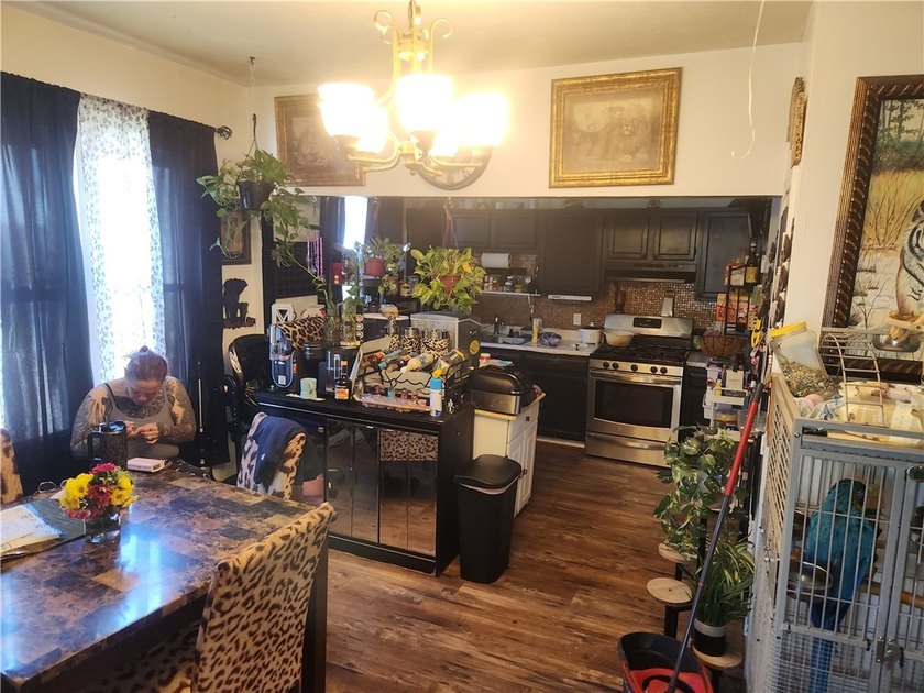 Investor Alert! Excellent opportunity to add a value-add - photo 4
