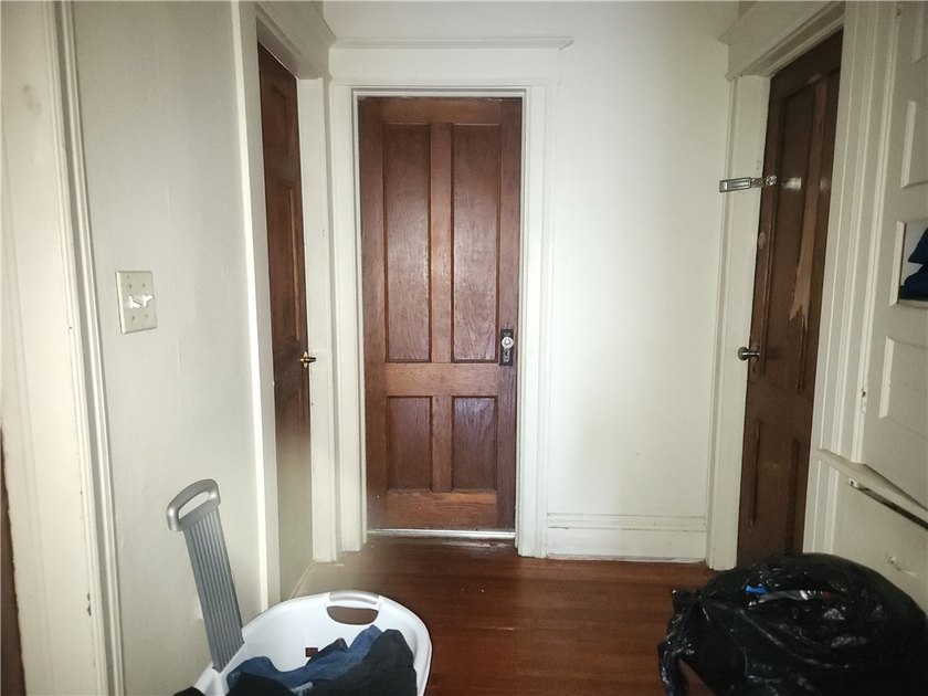 OWNER OCCUPY OR INVESTOR OPPORTUNITY... YOU DECIDE!!! Great - photo 2