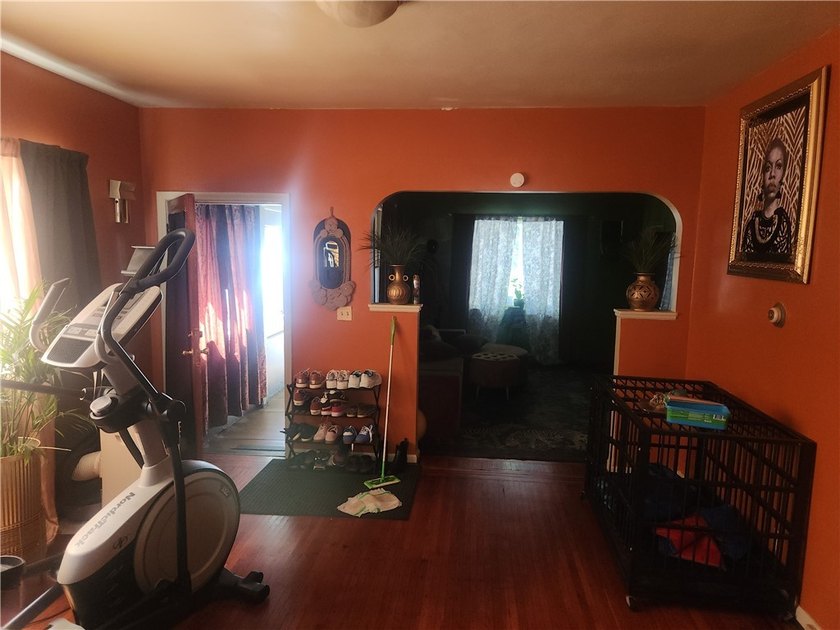 Investor Alert! Great opportunity to add a value-add property to - photo 9