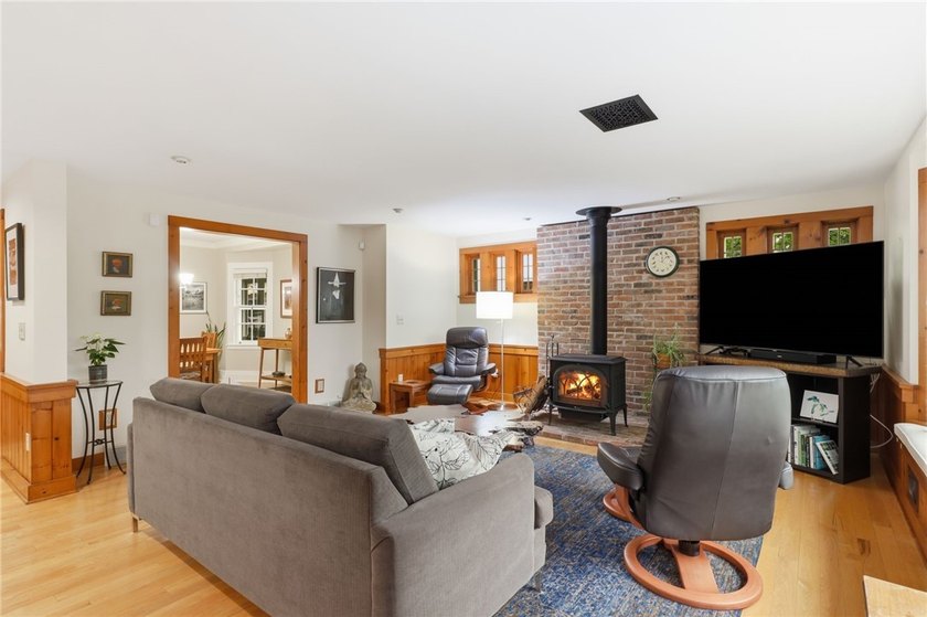 Set in the premier Cobbs Hill enclave, this move-in ready home - photo 10