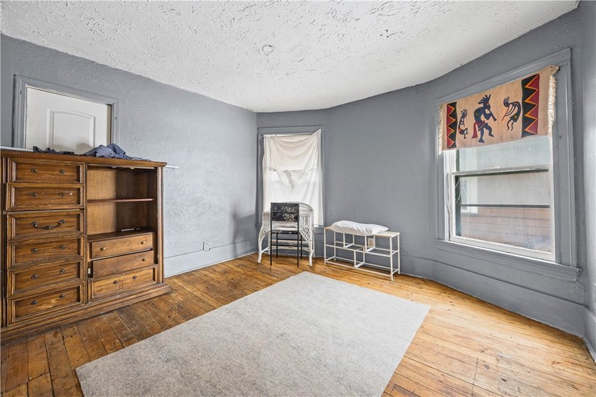 Fantastic investment opportunity in the desirable Maplewood - photo 8
