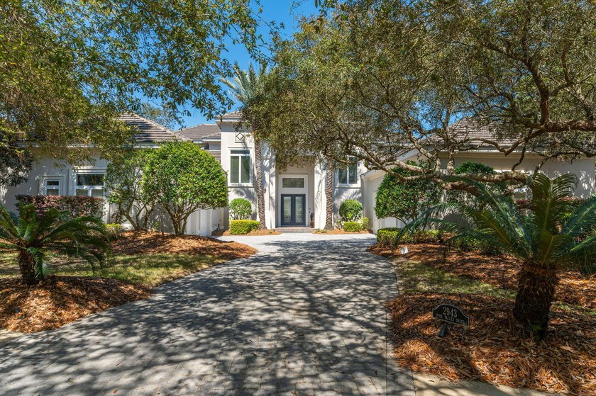 Experience refined coastal luxury in this exceptional 4-bedroom - photo 2